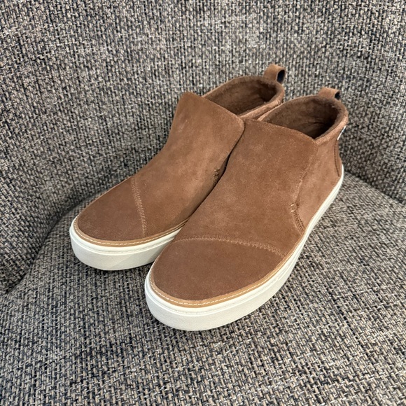 COPY - TOMS Paxton Slip-On Suede Chukka Sneakers Size 9.5 - Picture 1 of 6